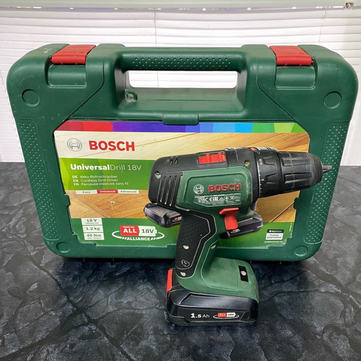 Дрель-шуруповерт Bosch UniversalDrill 18V